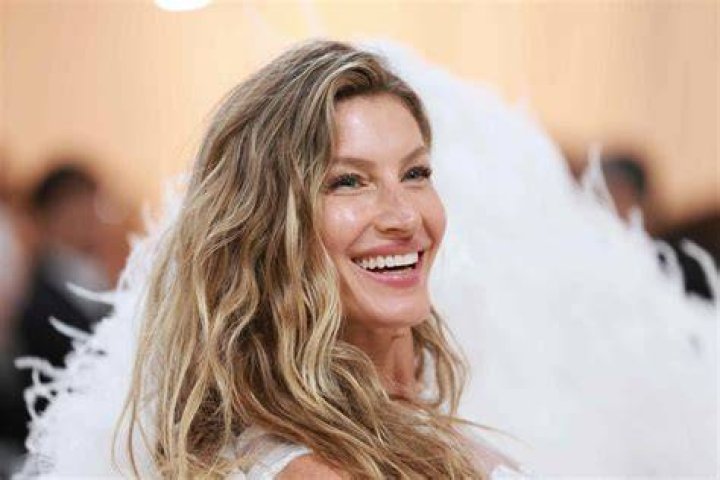 Gisele Bundchen Topless