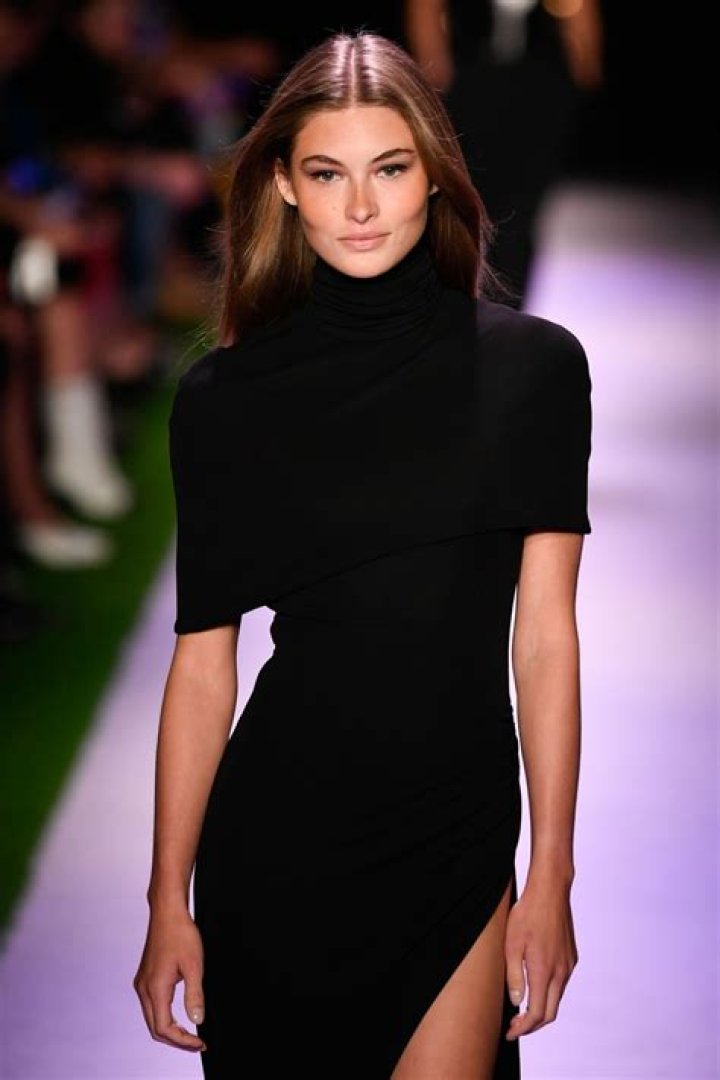 Grace Elizabeth On The Runway