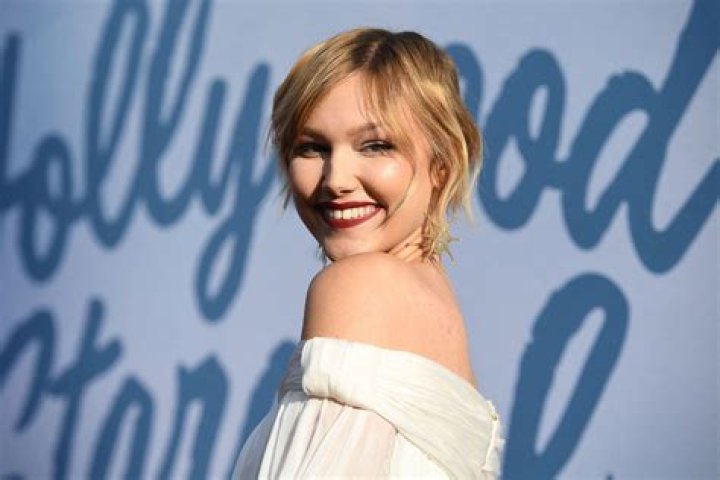 Grace VanderWaal Proves She Really Is The ‘Next Taylor Swift’ With Empowering Message