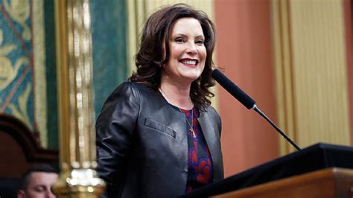 Gretchen Whitmer Rocks ‘That Woman From Michigan ‘Tee On ‘Daily Show’ – Hollywood Life