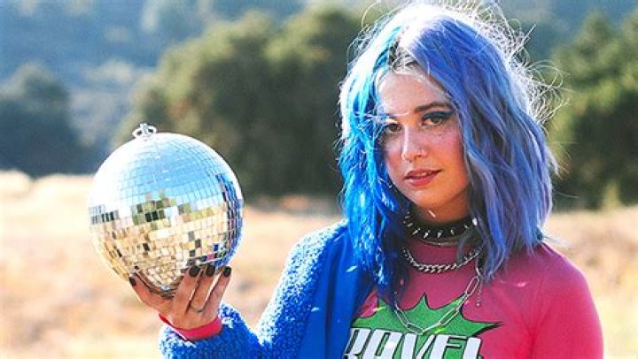 Gwyn Love Reveals How New Album ‘dimr’ Is About ‘The Trials That Come With Learning To Love’