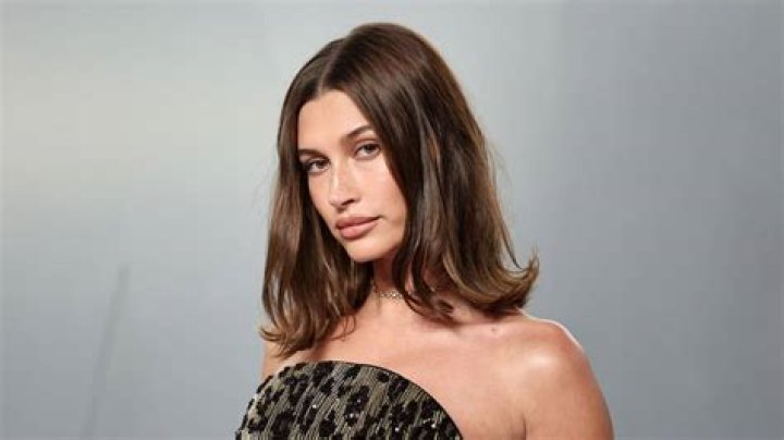 Hailey Baldwin Dazzles At The Vanity Fair Oscar Party