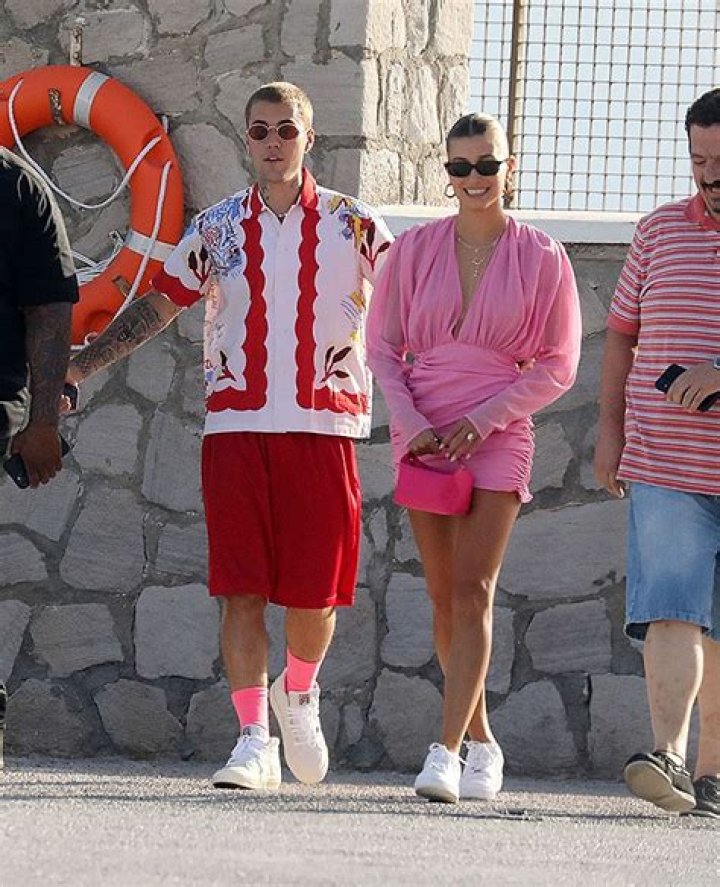 Hailey Baldwin Rocks Pink Mini Dress In Greece With Justin Bieber – Hollywood Life