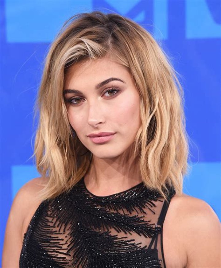 Hailey Baldwin VMAs