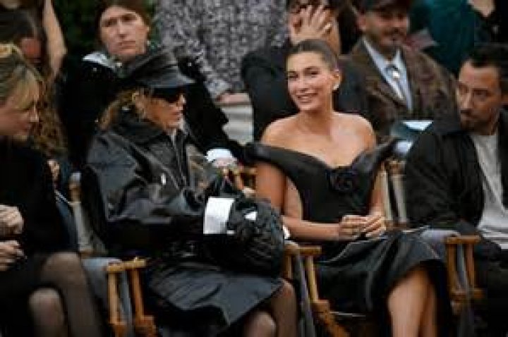 Hailey Bieber, Miley Cyrus