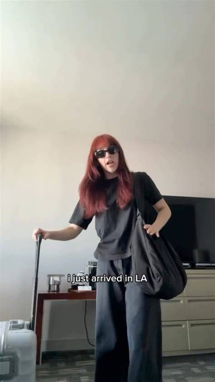 Halsey arriving at LAX