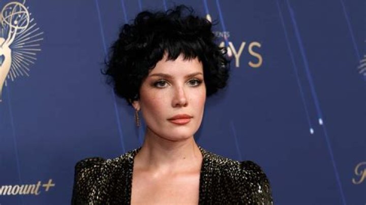 Halsey Reveals They’ll Be Attending GRAMMYs 3 Days After Receiving Surgery
