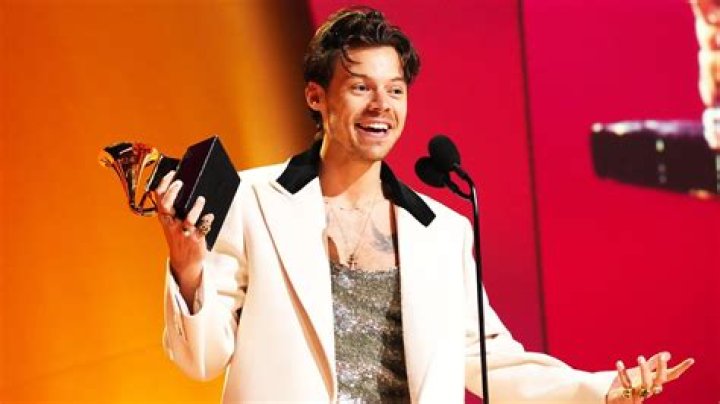 Harry Styles Is So Upset Zayn Malik Won’t Return His Calls Or Emails