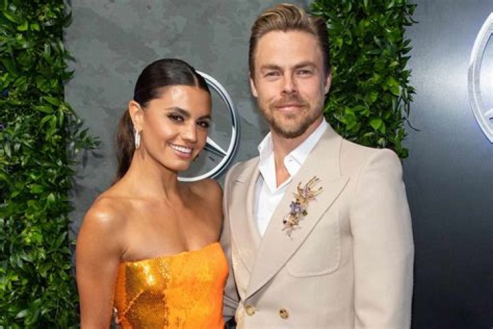 Hayley Erbert, Derek Hough