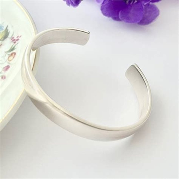 highly rated bracelet cuff