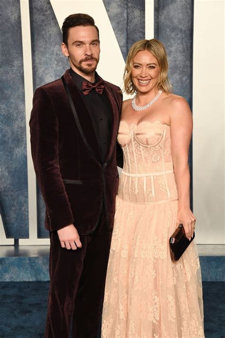Hilary Duff and Husband Matthew Koma Pack on the PDA in Mexico