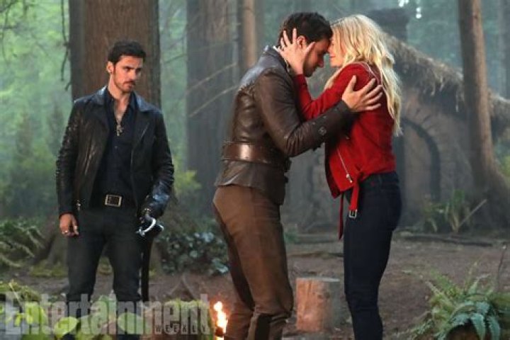 Hook Emma Spoilers