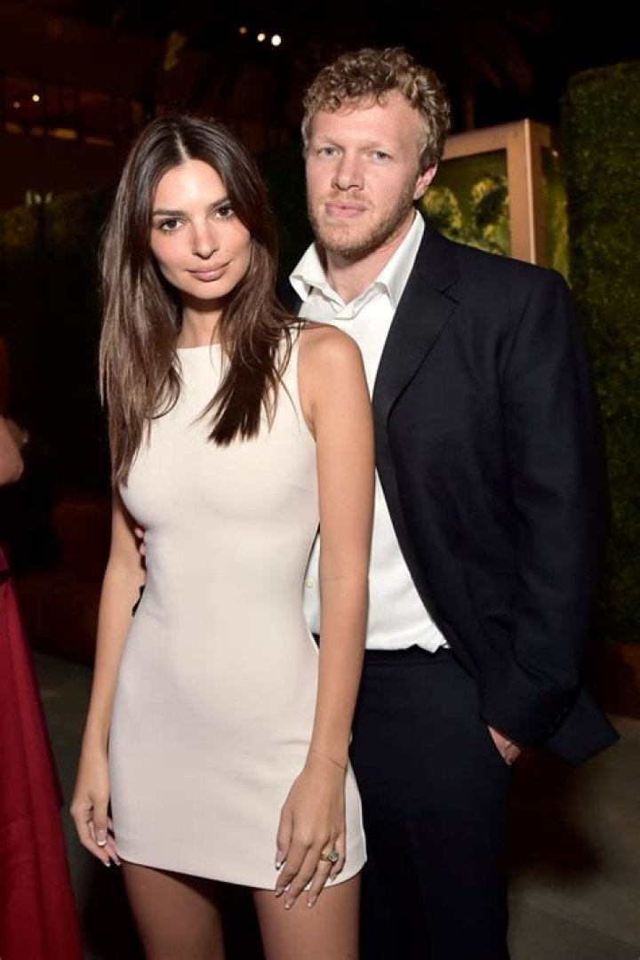 Hottest Celebrity Pics This Week Of Nov. 18-24: Emily Ratajkowski & More