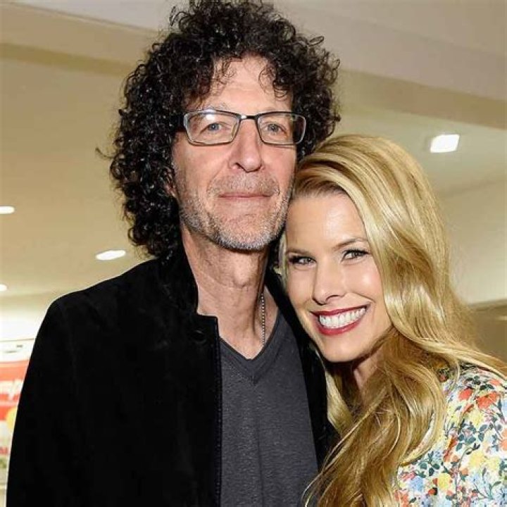 Howard Stern, Beth Ostrosky & Ashley Stern At &lsquo;Sex And The City 2&rsquo;