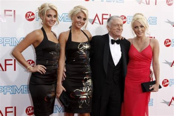Hugh Hefner’s Wives & Girlfriends Pictures — See The Women Who Loved Him – Hollywood Life