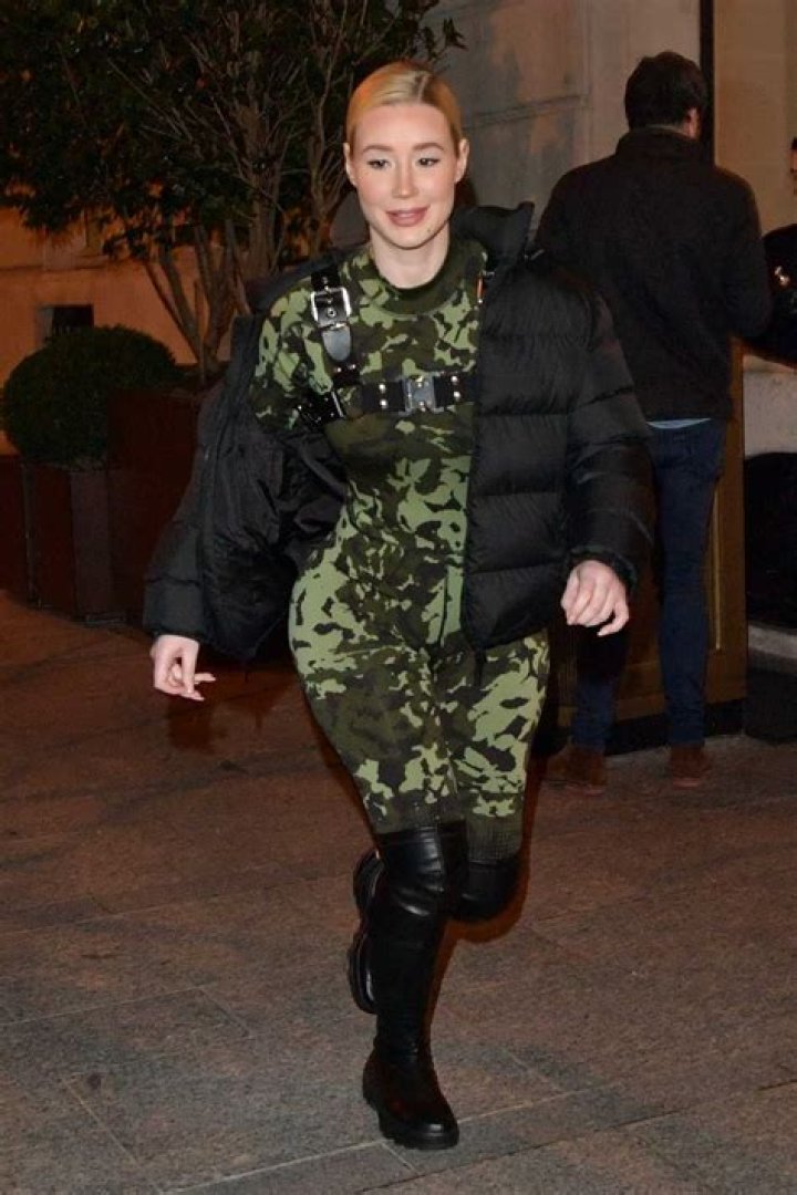 Iggy Azalea in a Black Crop Top & Skirt