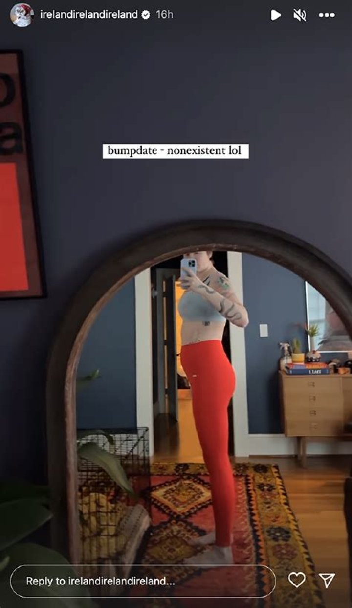 Ireland Baldwin Bares Her Baby Bump While Dancing In A Sports Bra & Sweatpants: Watch