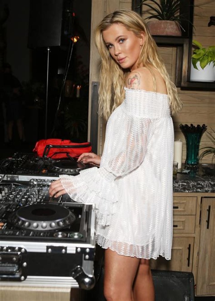 Ireland Baldwin DJing