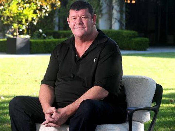 Is James Packer’s Smoking Habit Ending Their Engagement? – Hollywood Life
