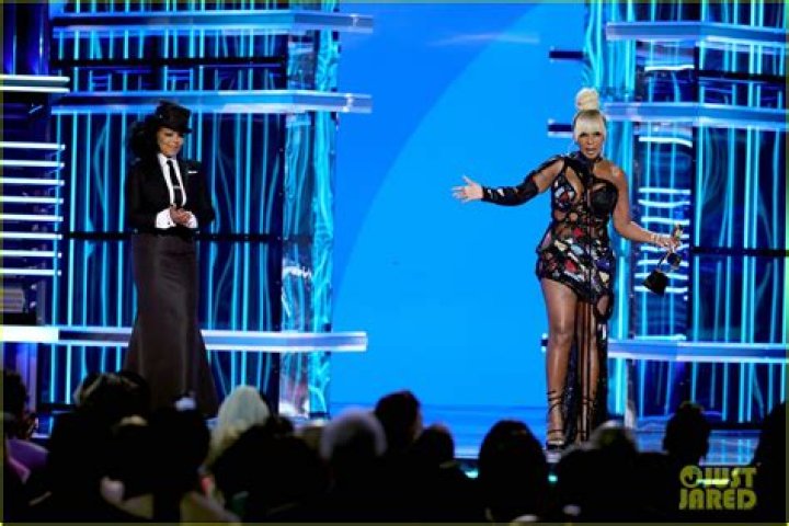 Janet Jackson Mary J. Blige Billboard Awards 2022