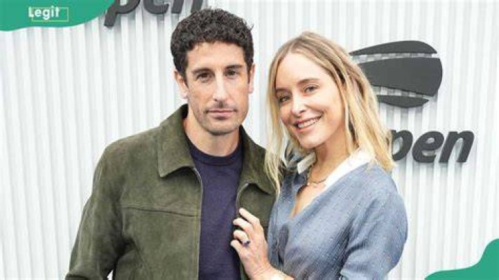 Jason Biggs and Jenny Mollen