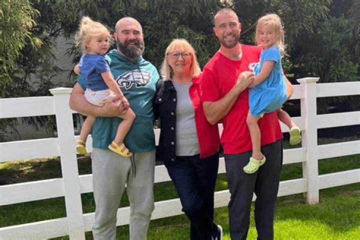 Jason Kelce and daughter