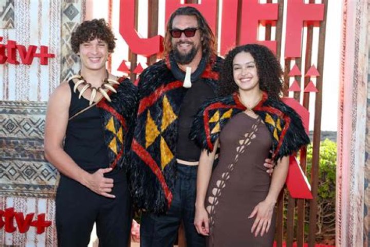 Jason Momo & Kids Lola & Nakoa-Wolf Show Up To &lsquo;The Batman&rsquo; Red Carpet