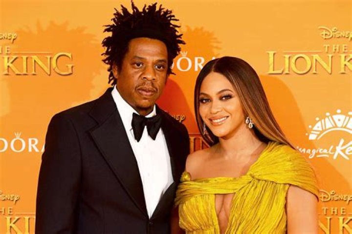 Jay-Z, Beyonce Singers Jay-Z and Beyonce watch the Los Angeles Clippers play the Cleveland Cavaliers during the second half of an NBA basketball game, in Los Angeles. The Cavaliers won 126-121 Cavaliers Clippers Basketball, Los Angeles, USA