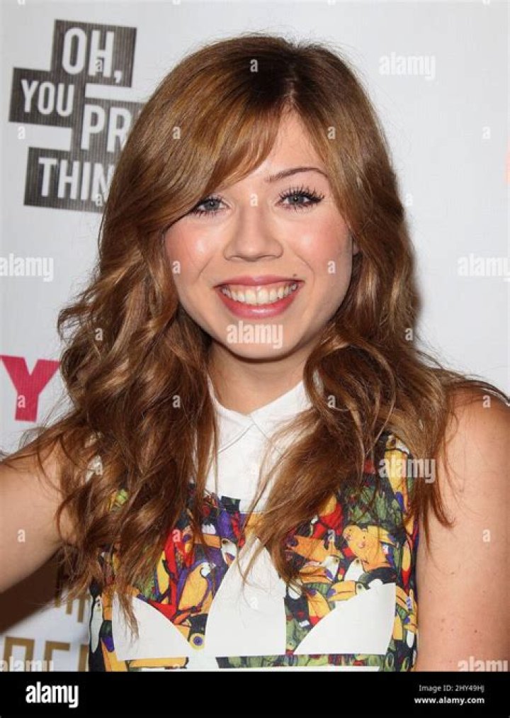 Jennette McCurdy Dyes Hair Brown