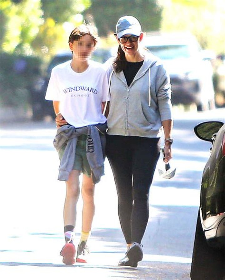 Jennifer Garner Cuddles Daughter Seraphina, 12, After J.Lo’s Grilled About Ben Affleck On ‘Today’