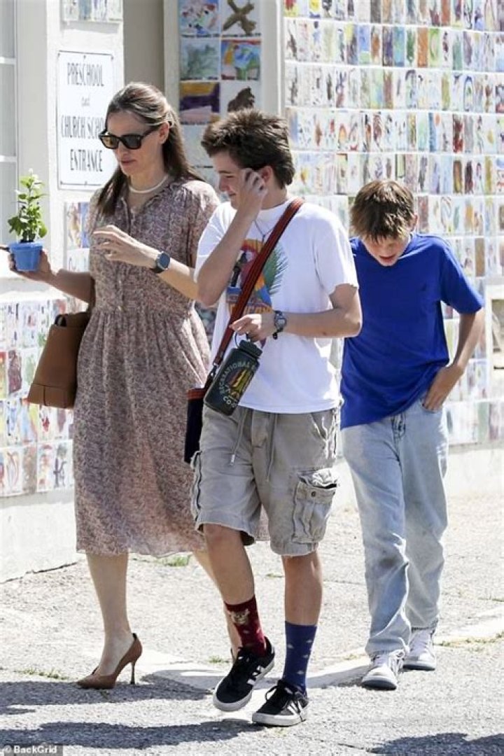 Jennifer Garner Enjoys Walk With Kids After Ben Affleck Said He Felt ‘Trapped’ During Their Marriage