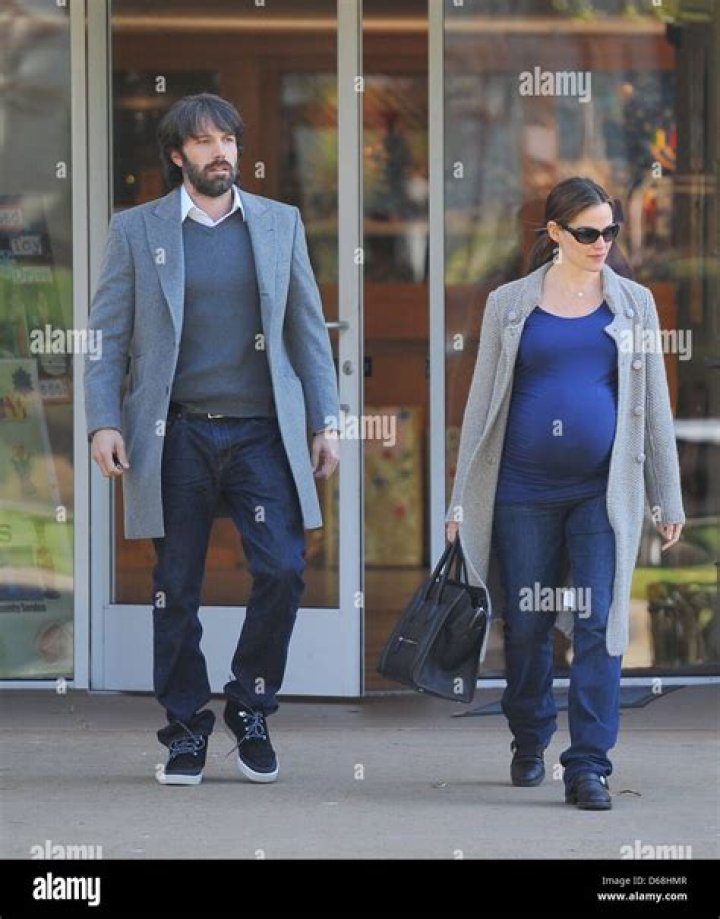 Jennifer Garner is a pregnant witch