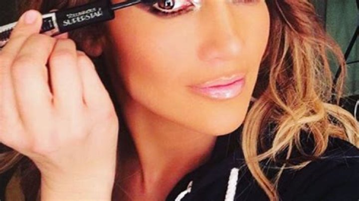 Jennifer Lopez Mascara