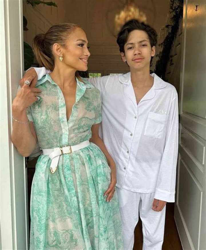 Jennifer Lopez Poses In A Green Bikini As A-Rod Goofs Off In New Pic