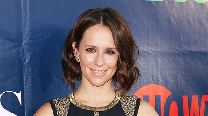Jennifer Love Hewitt – Hollywood Life