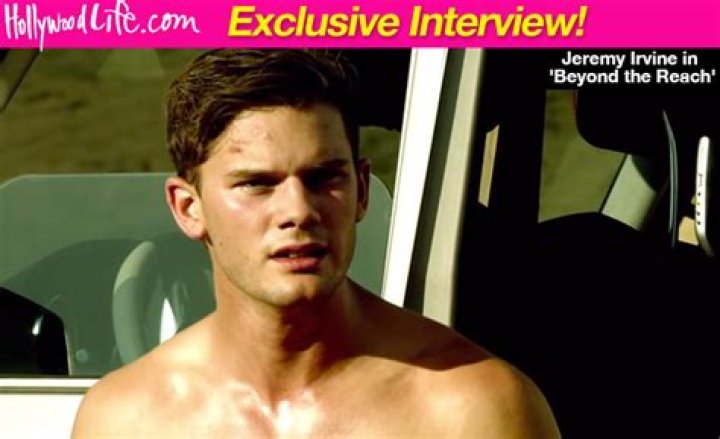 Jeremy Irvine On Shirtless Scenes & Michael Douglas – Hollywood Life