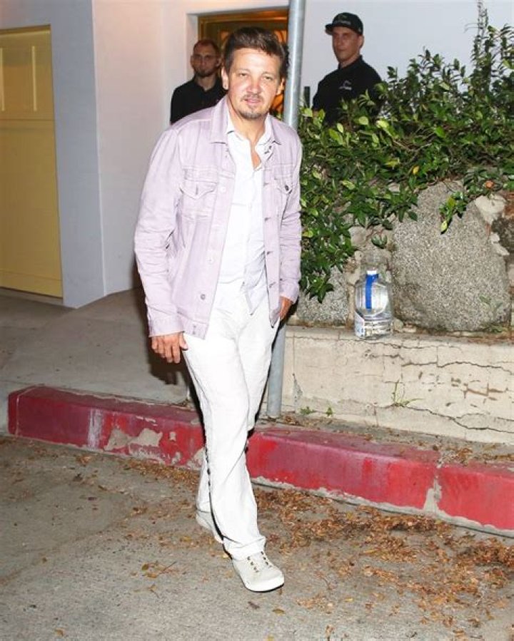 Jeremy Renner Seen In First Los Angeles Photos Since His Accident – Hollywood Life