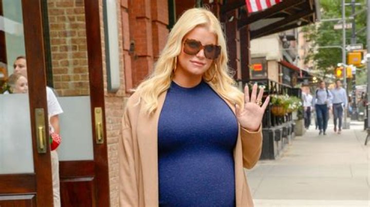 Jessica Simpson Gains Excessive Weight During Pregnancy Say Doctors – Hollywood Life
