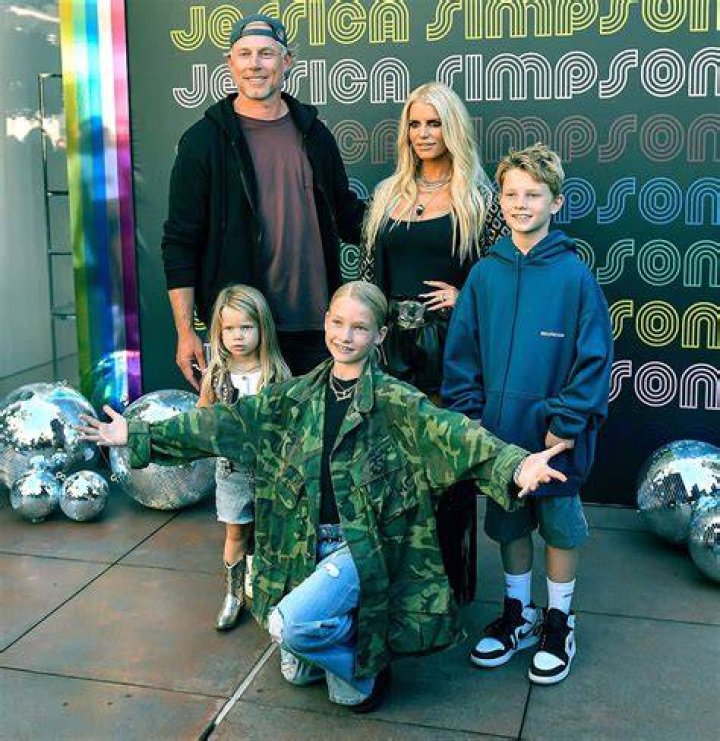Jessica Simpson’s 3 Kids Support Her At Book Signing After She Drops Bombshell Memoir — Cute Pic