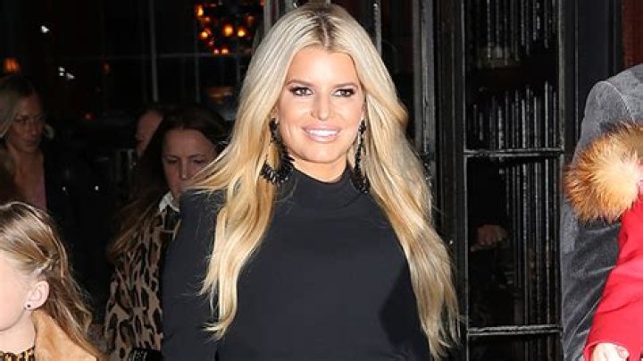 Jessica Simpson’s Plunging Black Dress Eric Johnson Weight Loss Photo – Hollywood Life