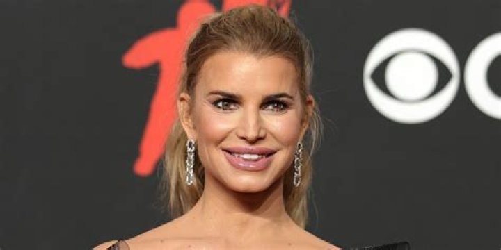 Jessica Simpson Stuns In A Neon Pink Bikini