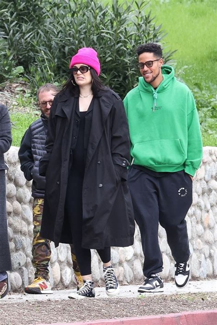 Jessie J – Hollywood Life