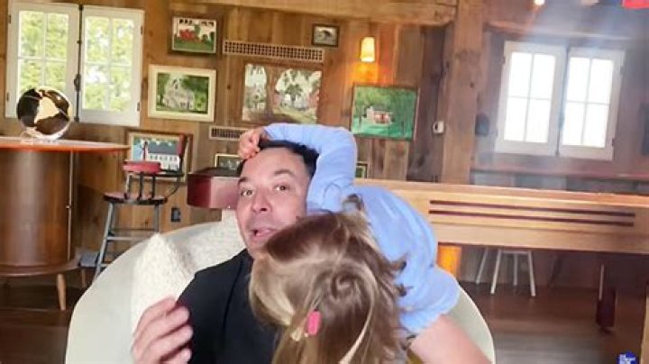Jimmy Fallon’s Kids Crash His ‘Tonight Show’ Opening Monologue: Watch – Hollywood Life