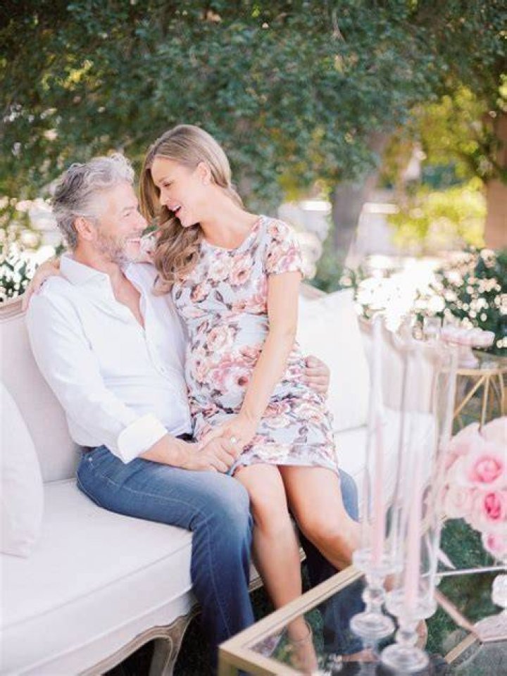 Joanna Krupa Cuddles With Douglas Nunes