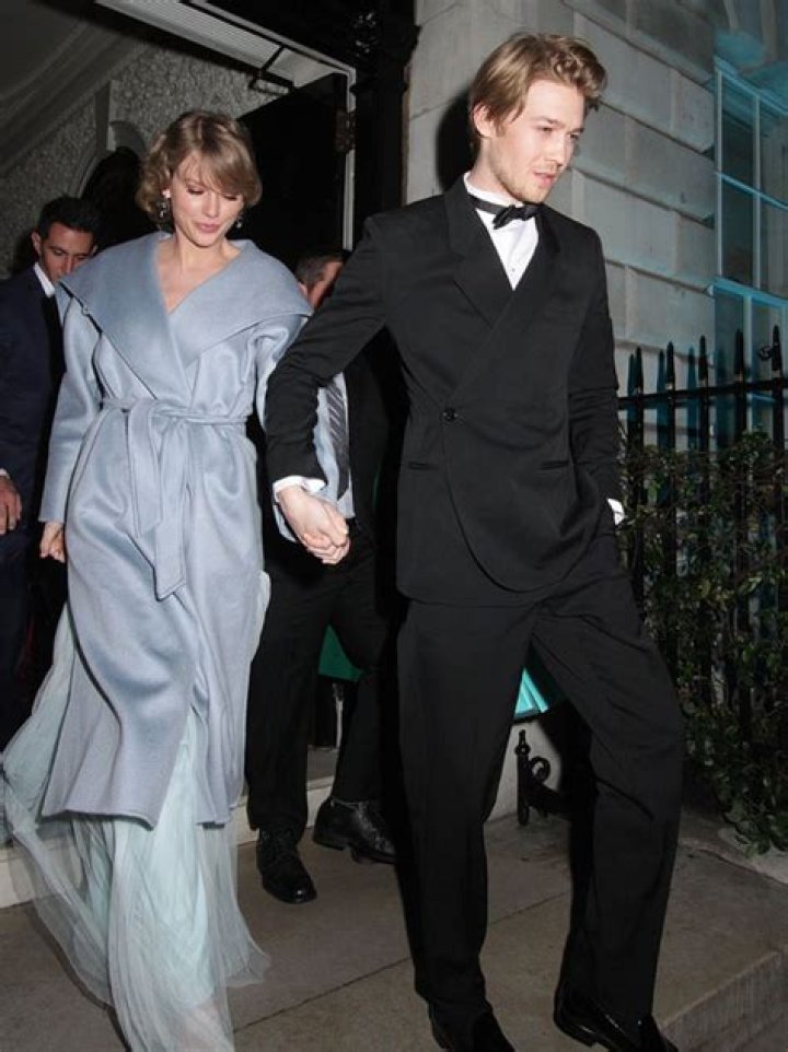 Joe Alwyn Makes Rare Comment About Taylor Swift Romance While Discussing ‘Open Relationships’