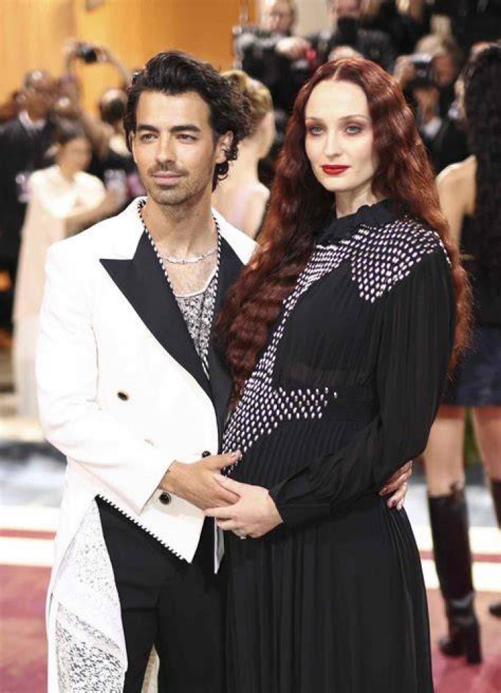 Joe Jonas, Willa
