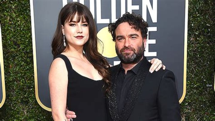 Johnny Galecki & Alaina Meyer Split After 2 Years Of Dating – Hollywood Life