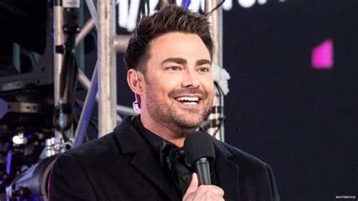 Jonathan Bennett Reveals The Unexpected Way His ‘Mean Girls’ Fans Supported Him After Coming Out