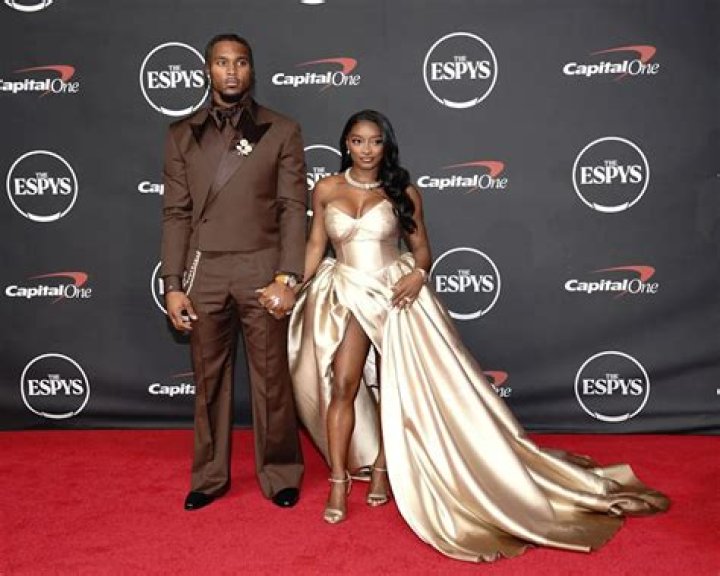 Jonathan Owens, Simone Biles