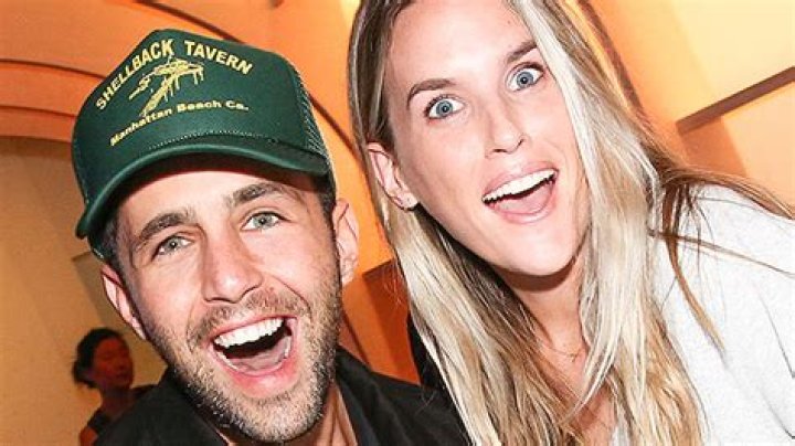 Josh Peck’s Baby Is Born, 1st With Wife Paige O’Brien — Congrats! – Hollywood Life
